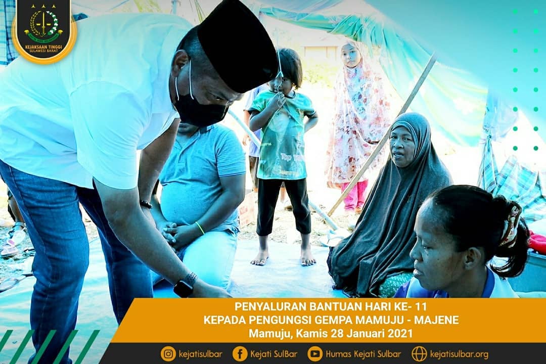 Kejati Sulbar Salurkan Bantuan dari Kejati Sulut dan Yayasan Sosial Lindu Aji Semarang untuk Korban Gempa